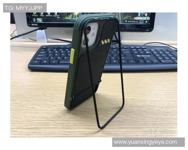 足球明星手机壳开箱体验分享让你感受球场激情与时尚潮流的完美结合