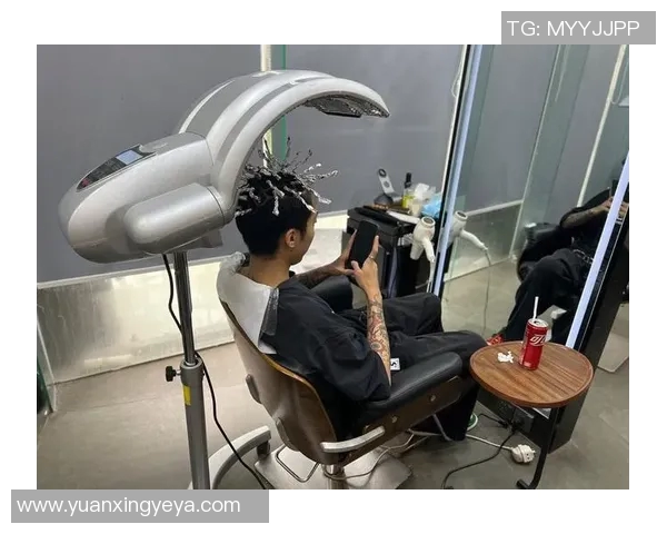 锡纸烫造型的明星们在篮球场上展现风采的精彩瞬间与背后的故事